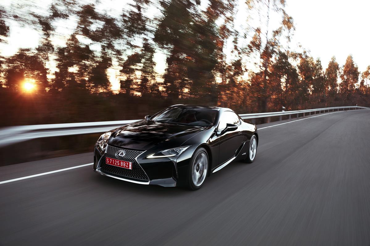 La prima coupè ibrida di Lexus: nuova LC Hybrid - image 022304-000206408 on https://motori.net