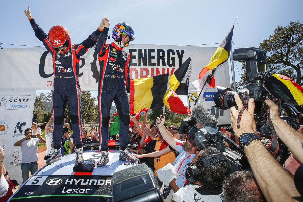 Mondiale Rally 2017: quarto successo e record di vittorie per Hyundai - image DJMMSSxW0AAgGtz on https://motori.net